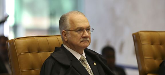 Brasília - O ministro Luiz Edson Fachin durante sessão plenária extraordinária no STF. Esta é a última sessão antes das férias forenses dos ministros (José Cruz/Agência Brasil)